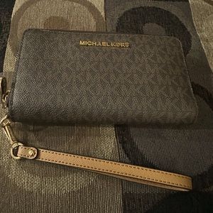 Michael Kors phone wallet
